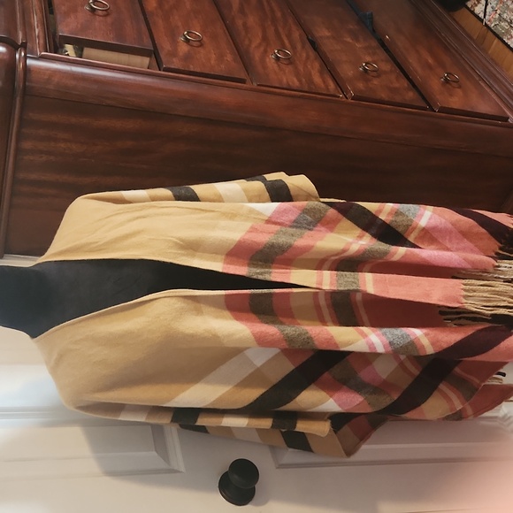 Throw Cover - Picture 1 of 3